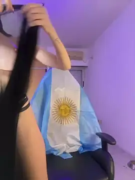 lolasb (F young) - Chupar tetas 😛🥵