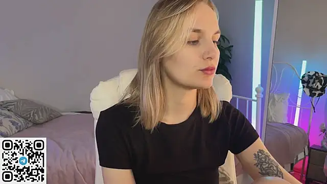 _Vikky_Moon_ webcam
