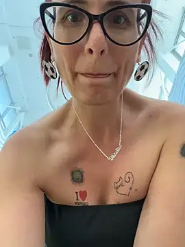 NataKitten Live Webcam on Stripchat