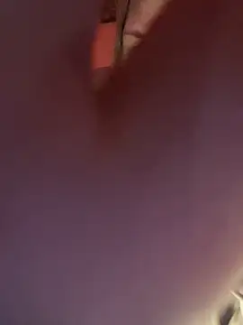elliepixie (F young) - Show boobs to stranger