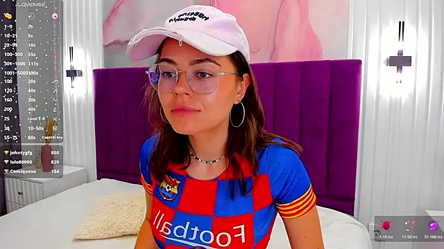 kelly_cuutie - Kelly_Cuutie's free webcam - UK Sex Cams