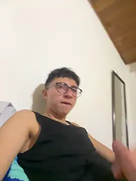 CamiRojas_boy webcam