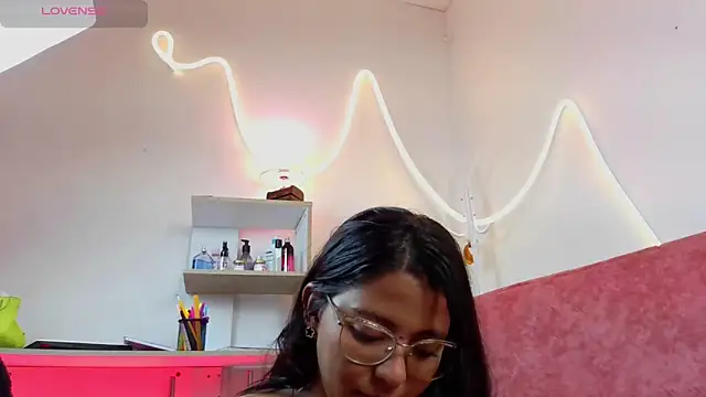 Megaan_Greey webcam