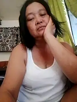 jeanyummytits webcam