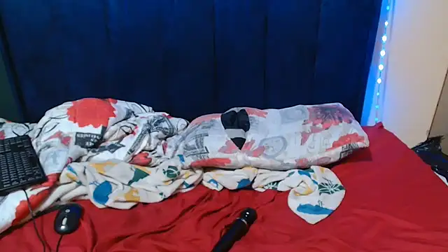 HotCreamyTea webcam