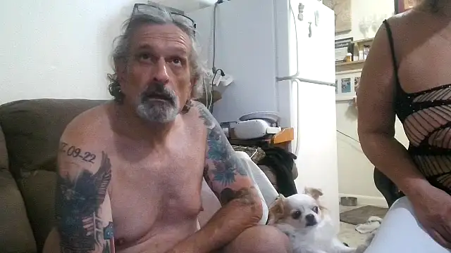 Victoria121565Harley live cam on StripChat