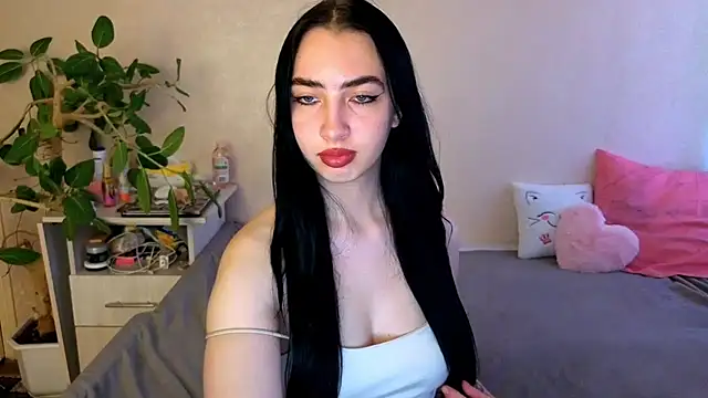 WildKittenX_ live cam on StripChat