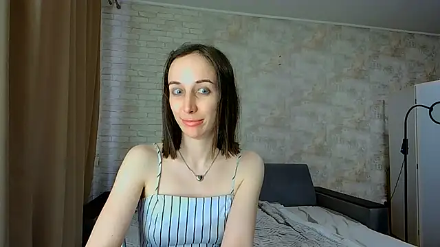 Anika_bloom webcam