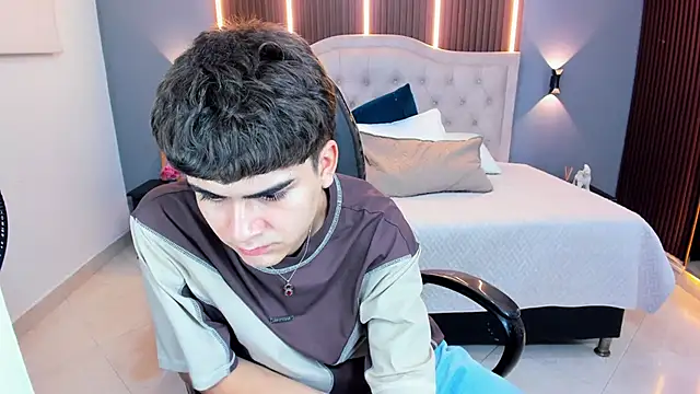 Tommy18__ webcam