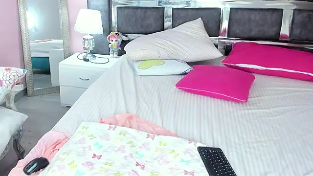 CristyBloom webcam