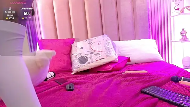 LunaRose18 webcam