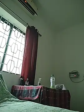 NakedMILFx webcam