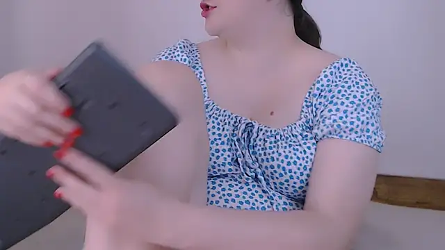 ChubbyMaia webcam