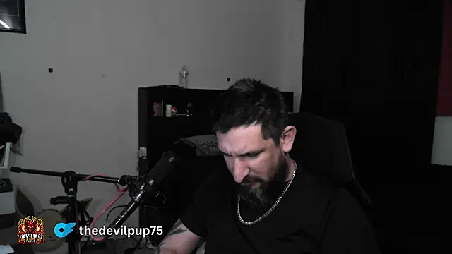 DevilPup75_ webcam