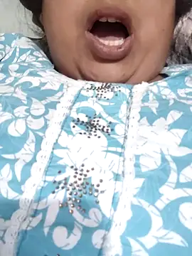 hot_indian_milf's live room