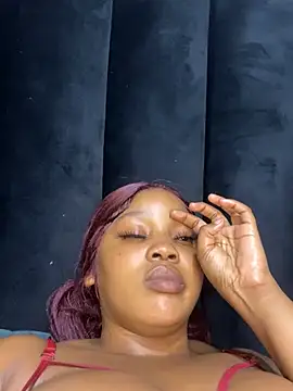 THICKBARBIE32 webcam