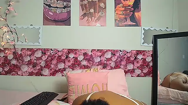 EnchantingLisa webcam