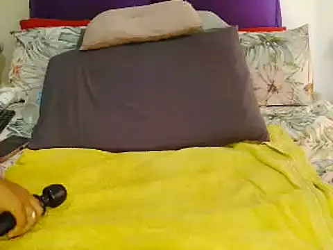 RealQueenOfSouth webcam