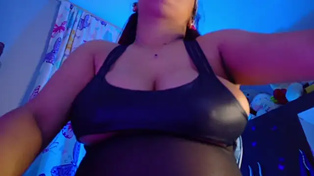 NicolleTaylor webcam
