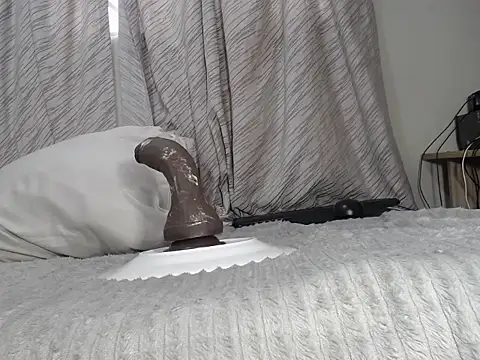 KinkyJXxX webcam