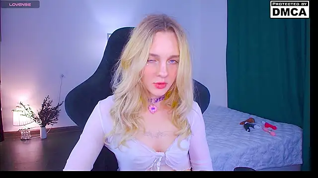 Aliceglass__ webcam