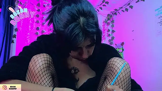 Roxanbunny1 webcam