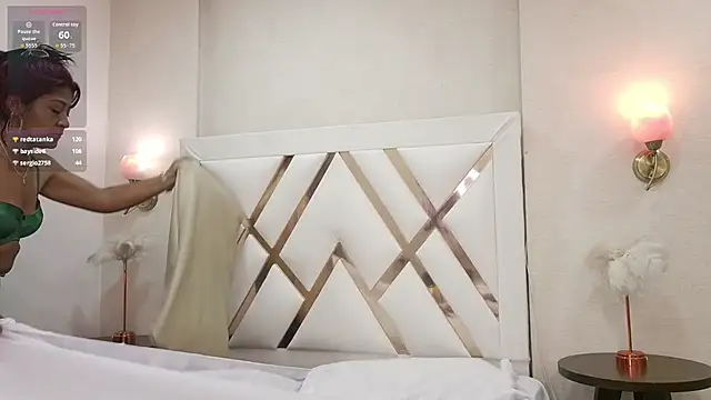 Sky_Collins_ webcam