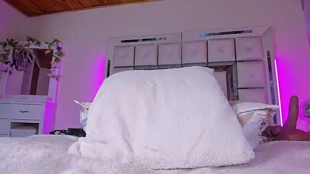 emili_clark webcam