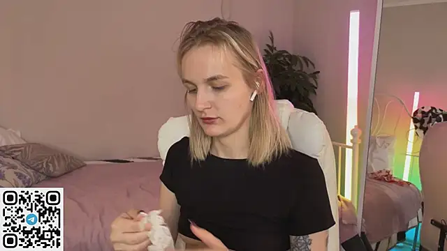 _Vikky_Moon_ webcam