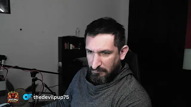 DevilPup75_ webcam