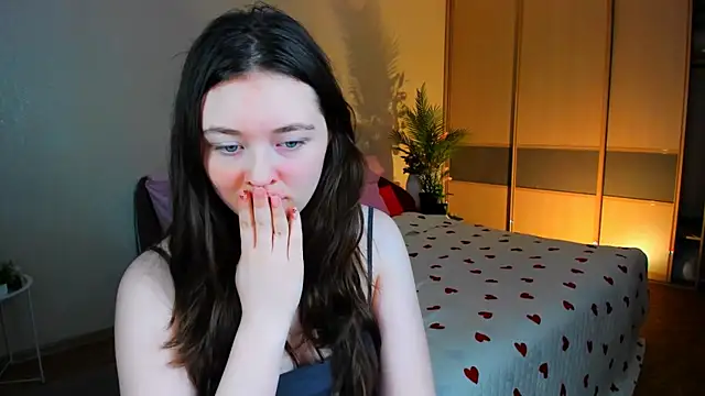 AlluringLookk webcam
