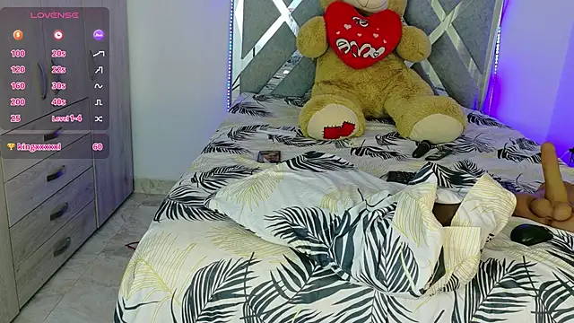 hinnataSmilerr webcam