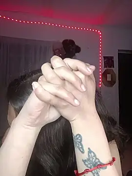 AlexxaAndRileyy webcam