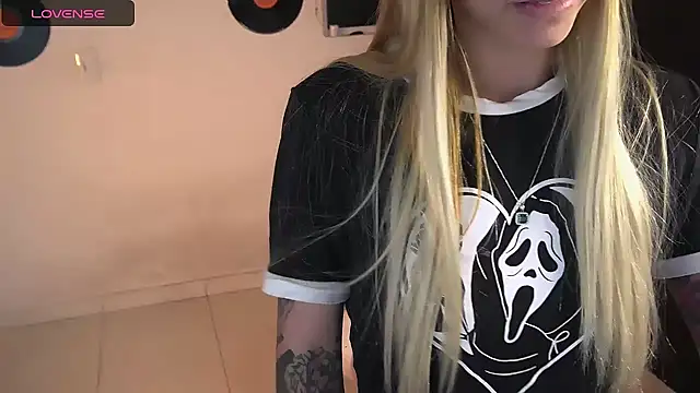 Saucy_Jenn webcam