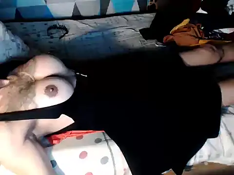 Trish_CurveCock webcam
