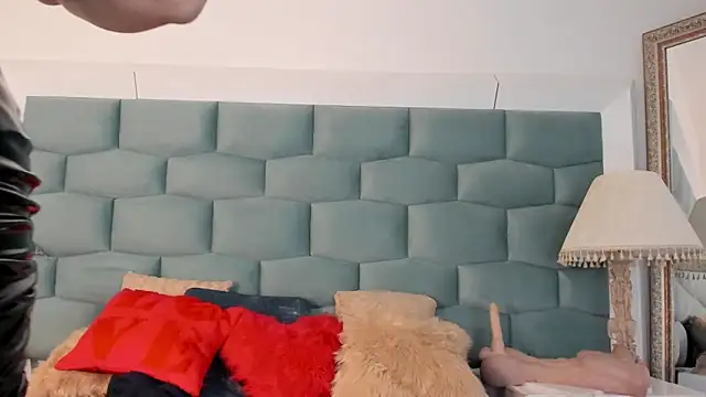 MiaMancini webcam
