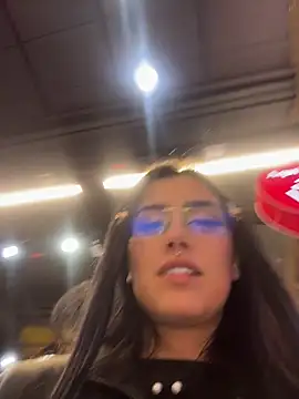 Lucy_699 webcam