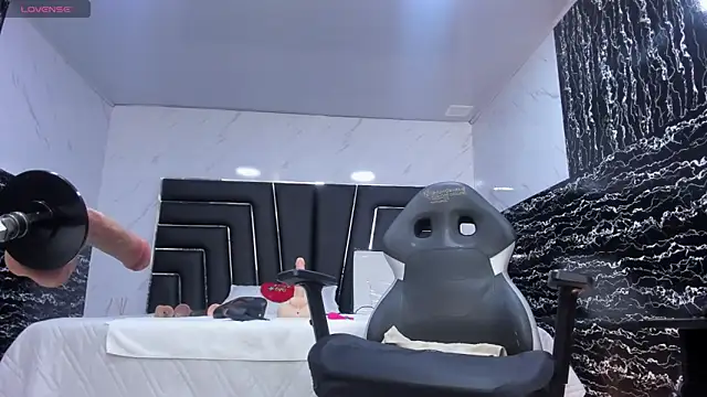 Ladyy_Scarlett webcam