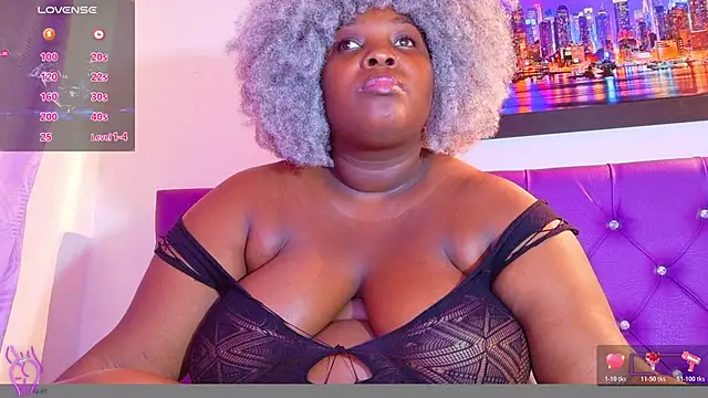 ebony_NeighborMoans webcam