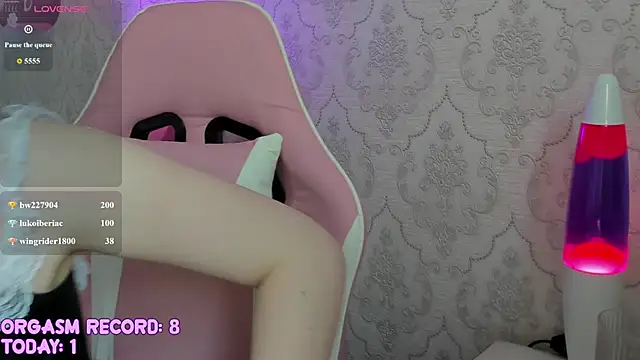 RileyNymph webcam