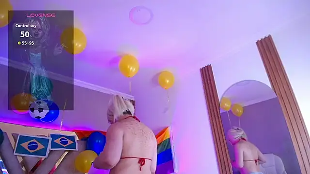 Tiffany_Valentiine webcam