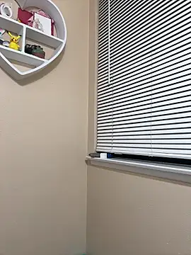 Kira_tattoo webcam