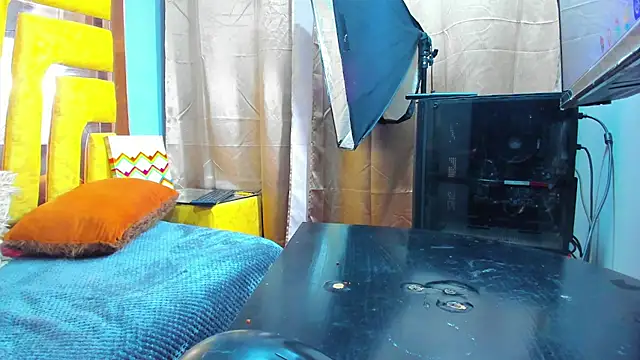 AlahiaEvanz webcam
