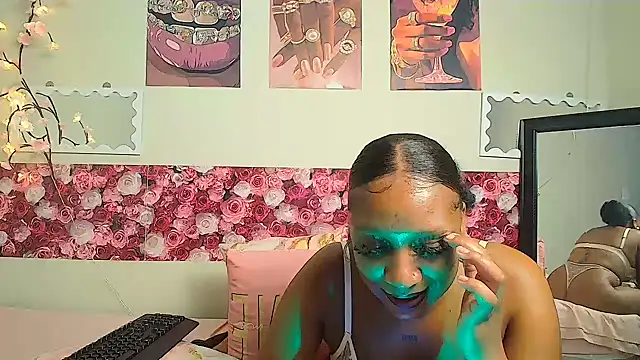 EnchantingLisa webcam