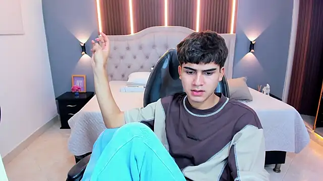 Tommy18__ webcam