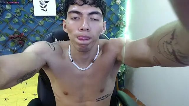 Hanx_Diincel live cam on StripChat
