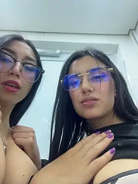 Lucy_699 webcam
