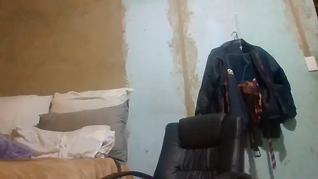 Nicky52 webcam
