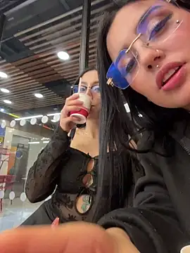 Lucy_699 webcam