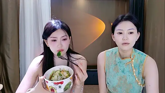 Banana-Milk69 webcam